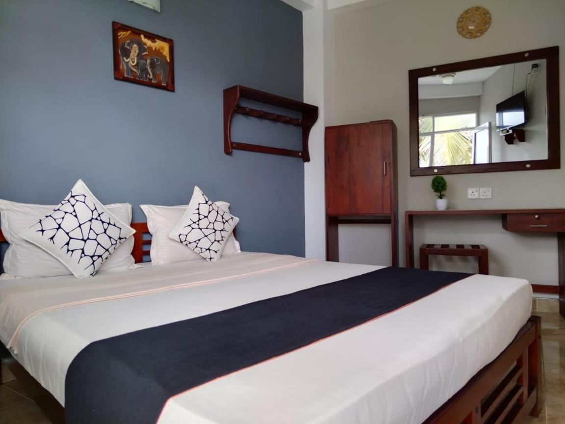 Mountain View Hotel Kandy Ngoại thất bức ảnh